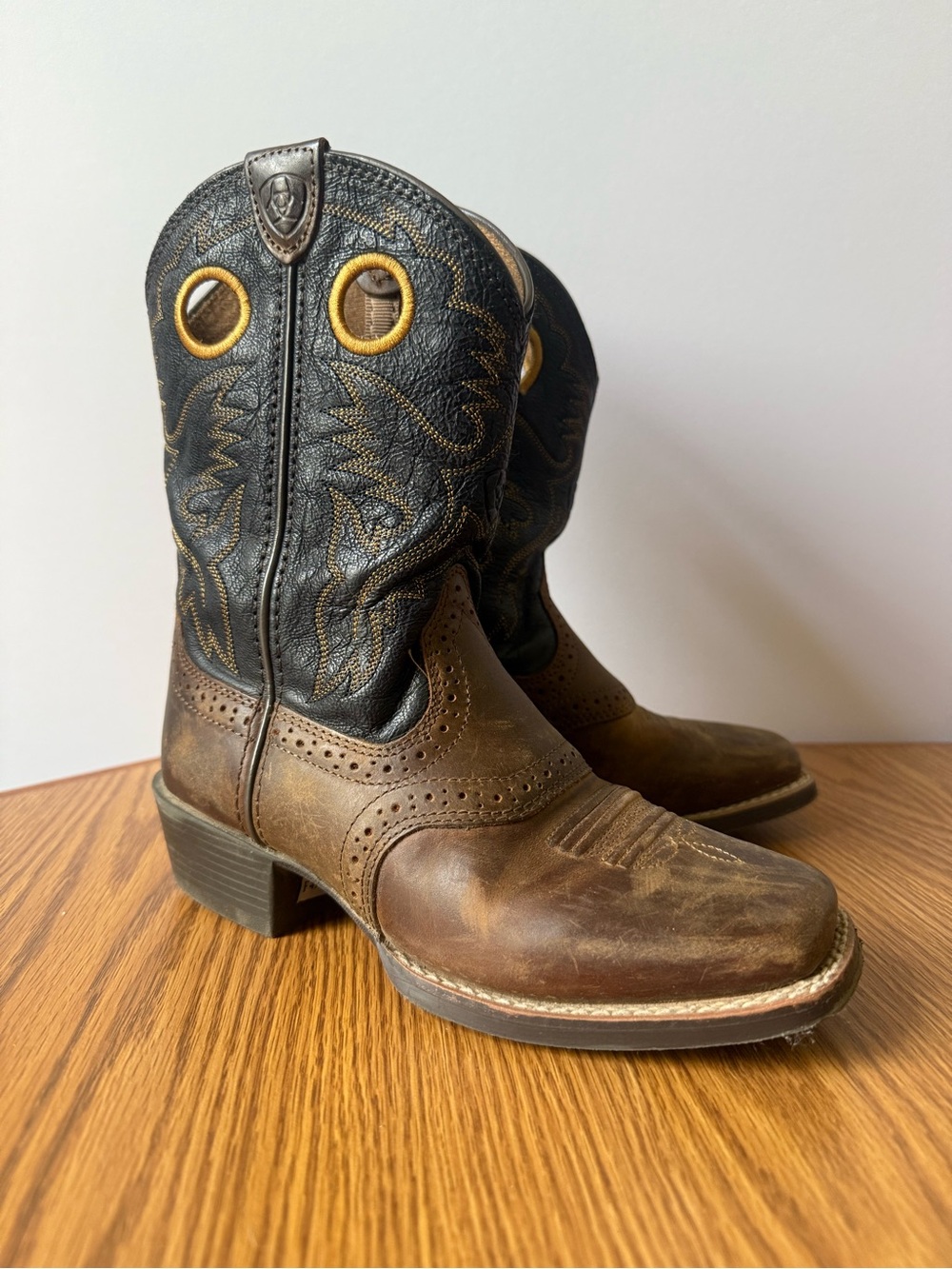 Brown Ariat Kids Distressed Brown Roughstock Square Toe Cowboy Boot - Size 1